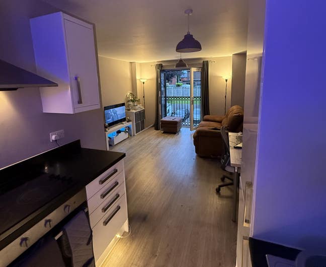 Double room in high spec apartment Main Photo