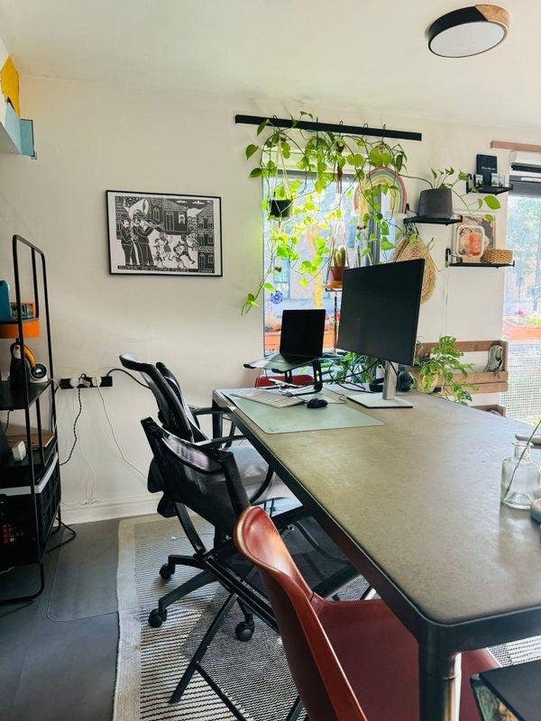 Stylish, Furnished One Bedroom Flat, Calm Hackney Main Photo