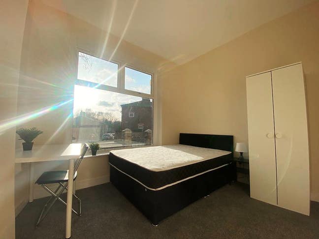 Available - Stylish En-Suite Bedrooms In Oldham Main Photo