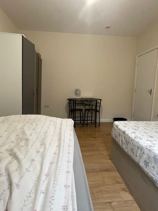 ****Master Room***Hounslow East  Main Photo
