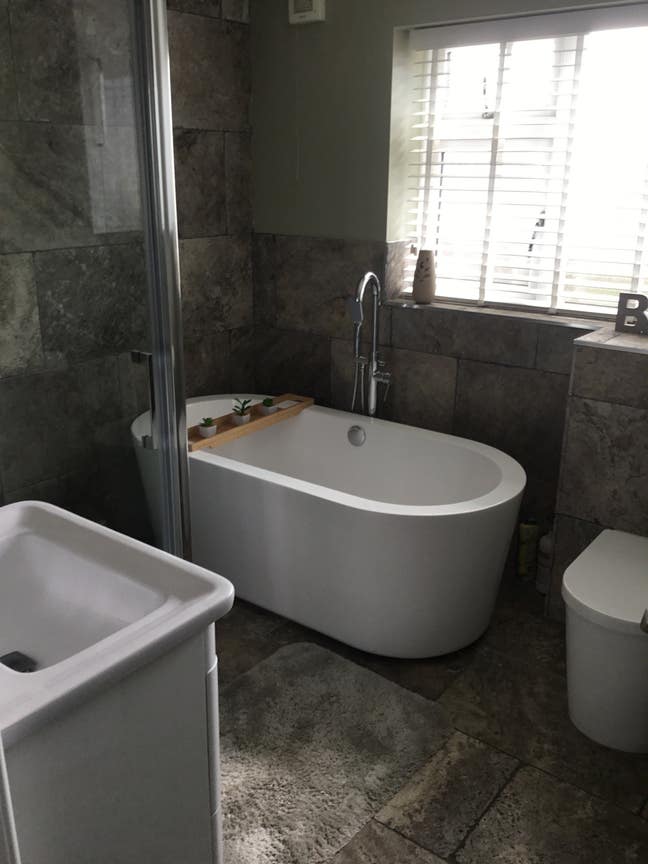 4 bed modern detached house Main Photo