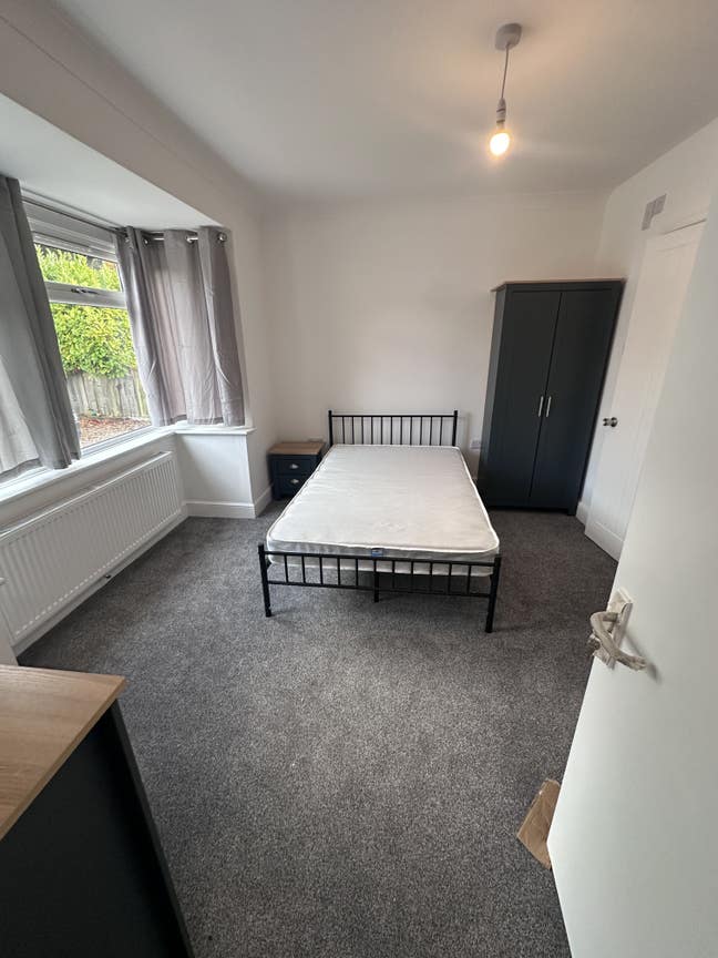 Studio room for rent near uni and hospital  Main Photo