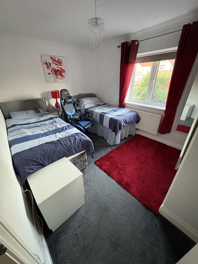 Lovely twin room in pretty house, great views,  Main Photo