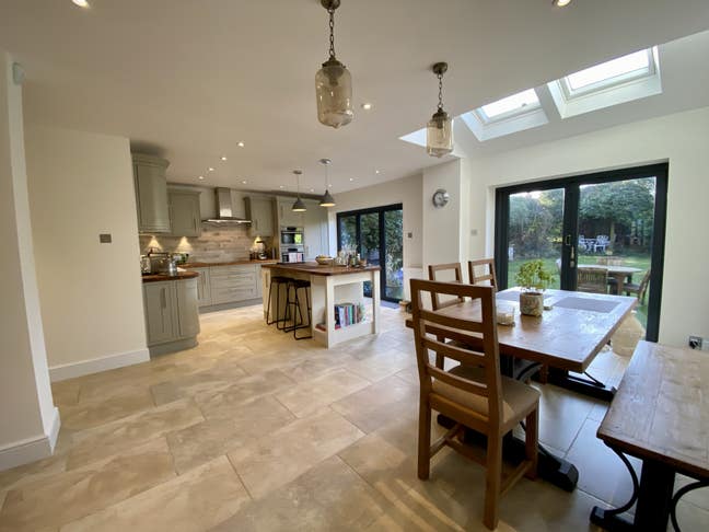 Wonderful Weybridge Main Photo