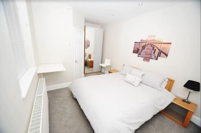 🚨New Double En Suite Available🚨 Main Photo