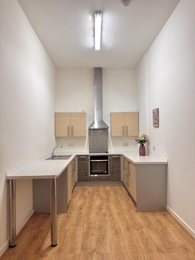 Modern Two-Bedroom Flat in Liverpool Main Photo