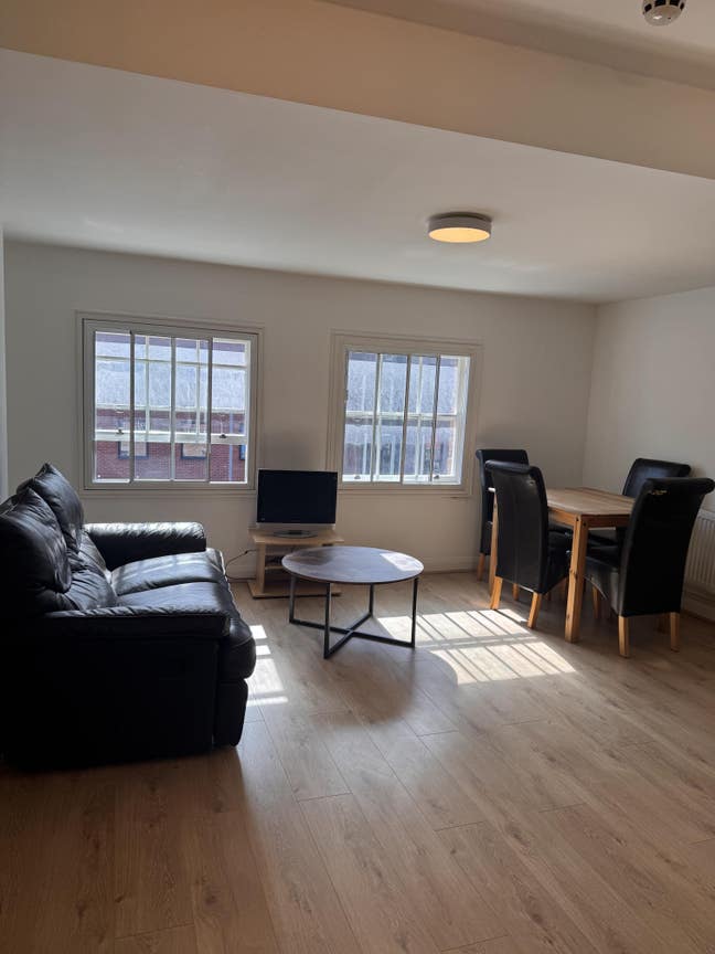 Fantastic 3-Bedroom Apartment/ Bills included Main Photo