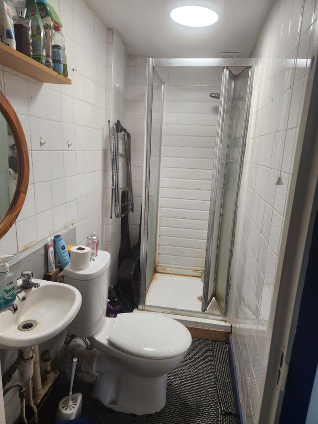 Room to rent in Dover Town  Main Photo