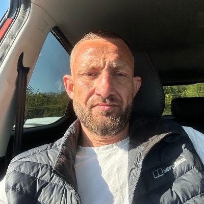Professional Male seeks a double room Main Photo