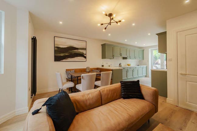 Coming Soon! - Incredible 5 Double Bedroom 5 Bath Main Photo