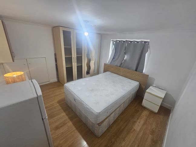 🛏️ Double  Room to Let in - Neasden  Main Photo