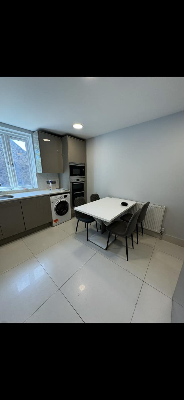 💡 All Bills In 💡 • NW10 8QE • Weekly Cleaner 🧼  Main Photo