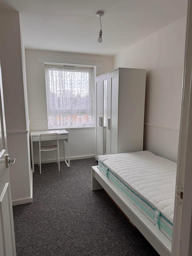 Room to sublet in leafy Lee Green Main Photo