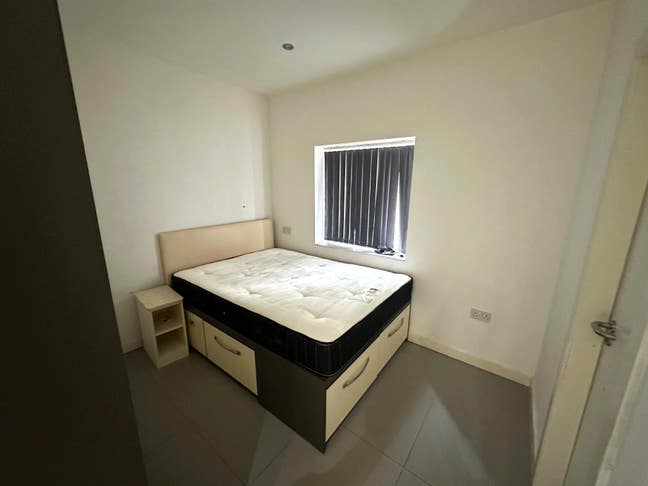 1 Bed Flat Avail All Bills Included-Oldham Main Photo