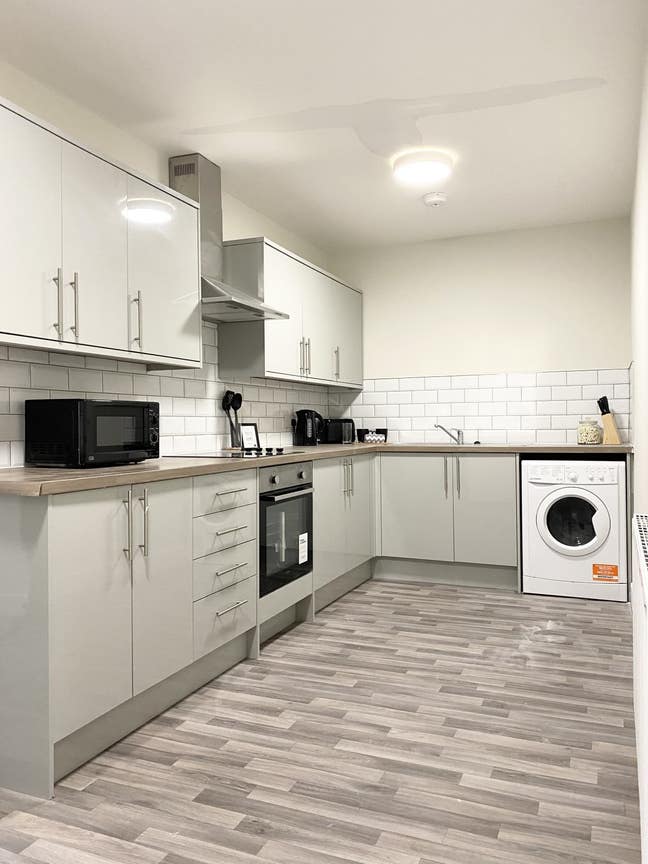 Spacious Double Room – Park Grove Main Photo