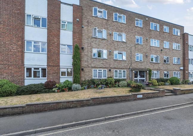 Private one Bed flat in a Secure Apartment Block Main Photo