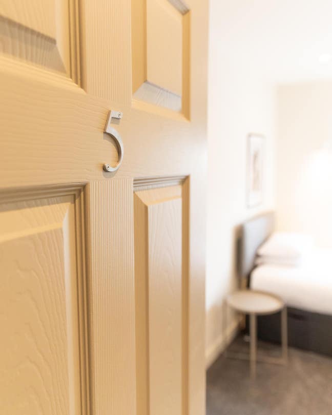 Beautiful Double Room - Lipson Road Main Photo