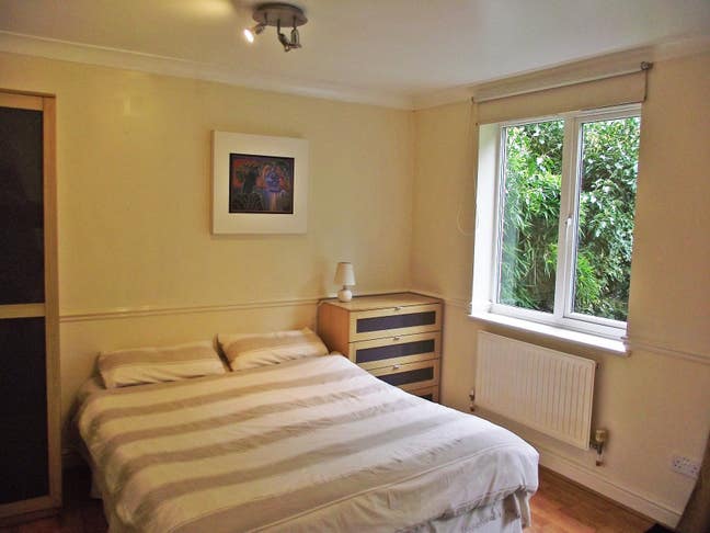 Lovely Garden Room with Shower Main Photo