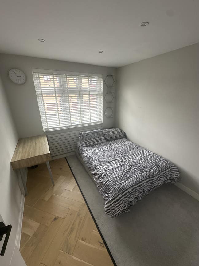 Room for rent in stunning home Main Photo