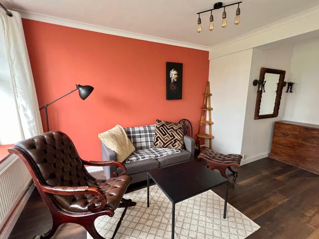 Refurbished 1Bed Park View Shoreditch Main Photo