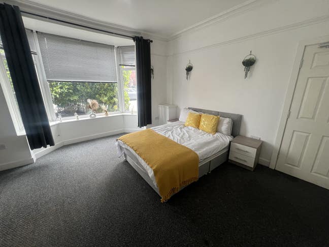 Exceptional Shared House - Double Rooms Available  Main Photo