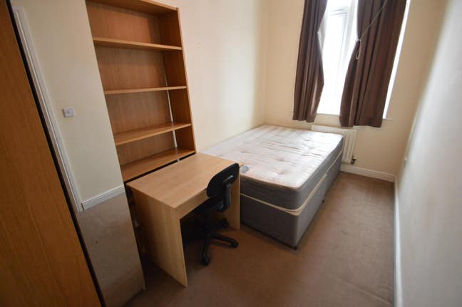 Room Available in 4-Bed House Share - Near UoM Main Photo