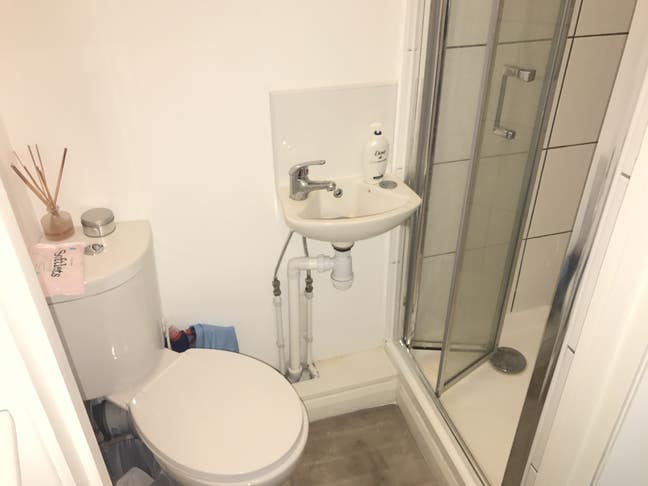 Double room with en-suite  Main Photo