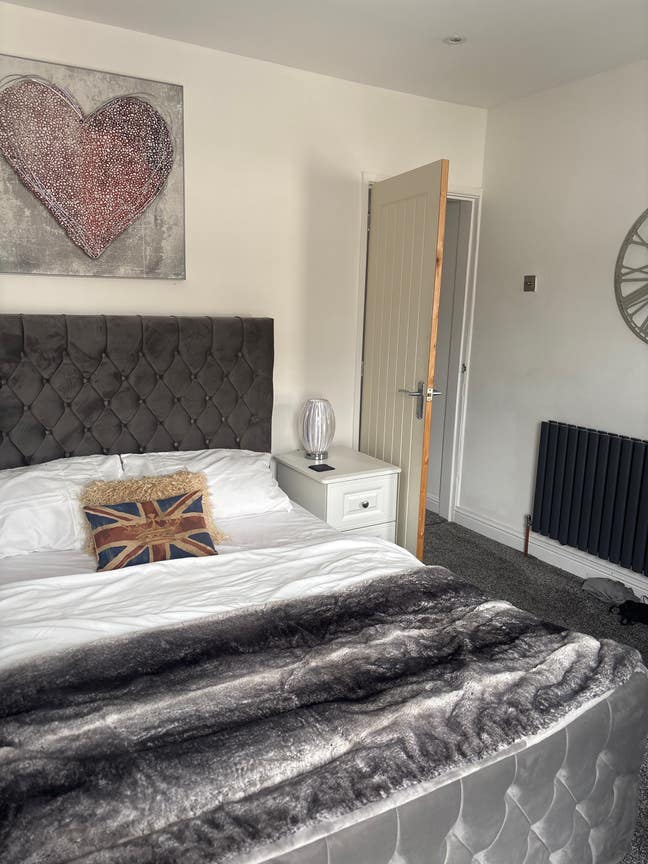 Light double room to rent..near to a38,m1  Main Photo