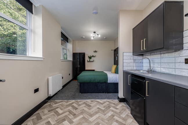 "Stunning Ensuite Double in a Converted Church" Main Photo