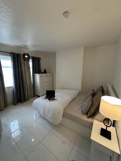  20mins to London, no deposit option available  Main Photo