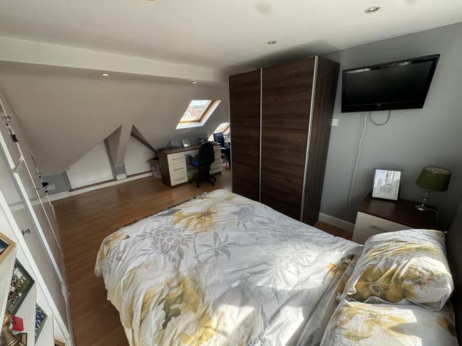 1 double bedroom with en-suite  Main Photo