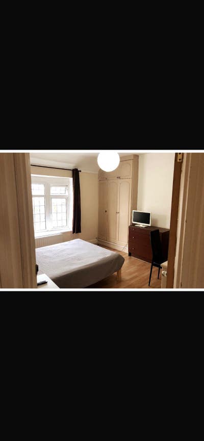 E13 Double room Main Photo