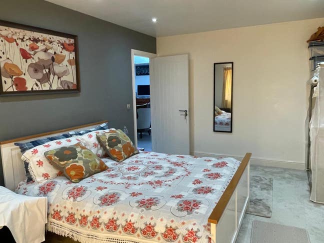 Extra Large Double Room new Built Main Photo