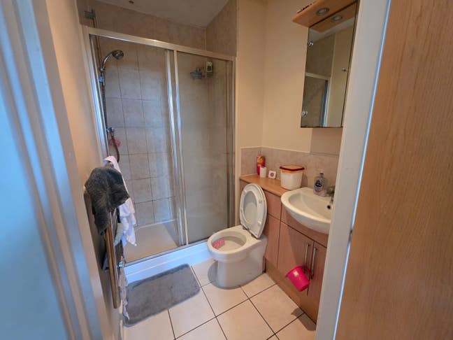 Double bed en-suite room Main Photo