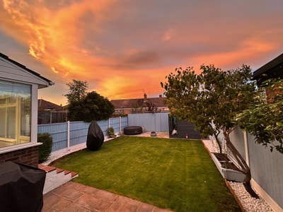 Spacious Double Room, Parking - 8 Mins to Bexley Main Photo