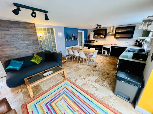 Bright, spacious 4 bed flat ideal for HSU students Main Photo