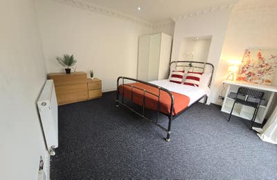 Shared House close to city centre Main Photo