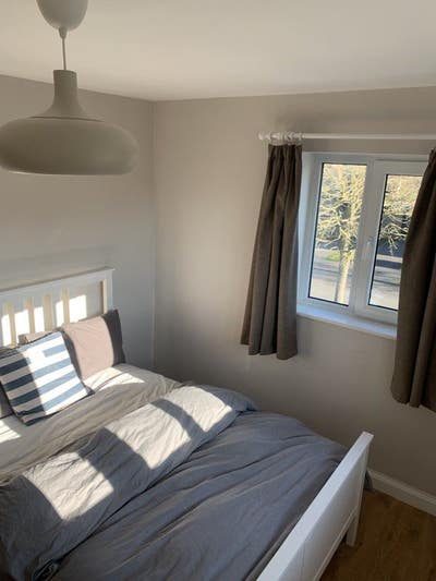 Modern double room in clean and spacious house Main Photo
