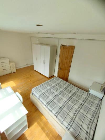     Bright Double Room | 5 Min to Pimlico Station Main Photo