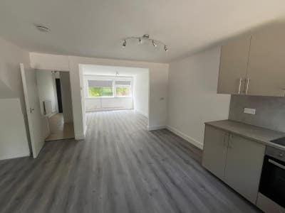 Modern 3-bed, 2-bath house for rent in CM23 Main Photo