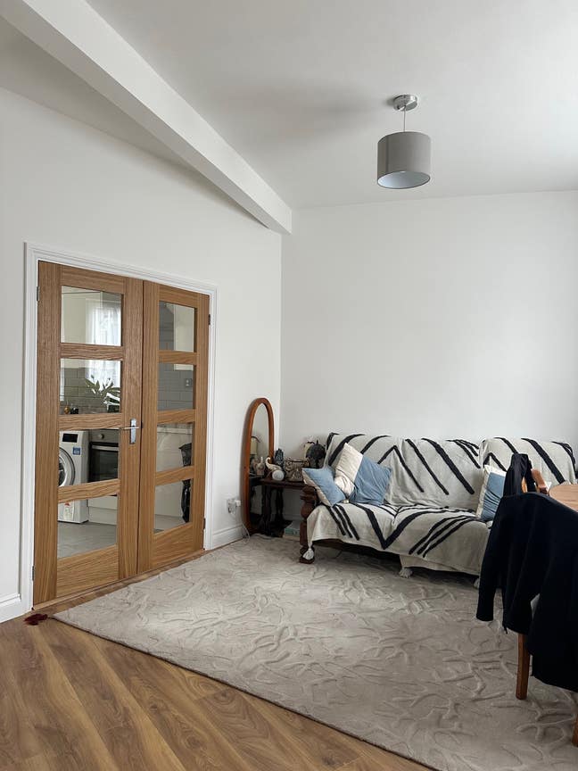Double Room Available Immediately- Canning Town Main Photo