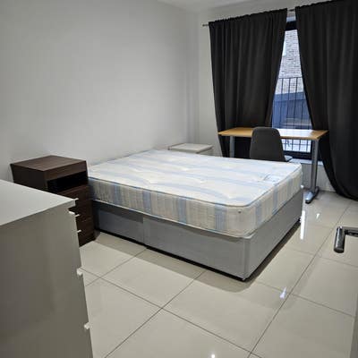 2 Bed Flat with  2Bthrooms in Great location  Main Photo
