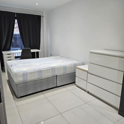 2 Bed Flat with  2Bthrooms in Great location  Main Photo