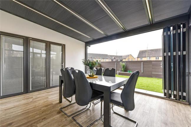 3 bed house with cinema room Main Photo