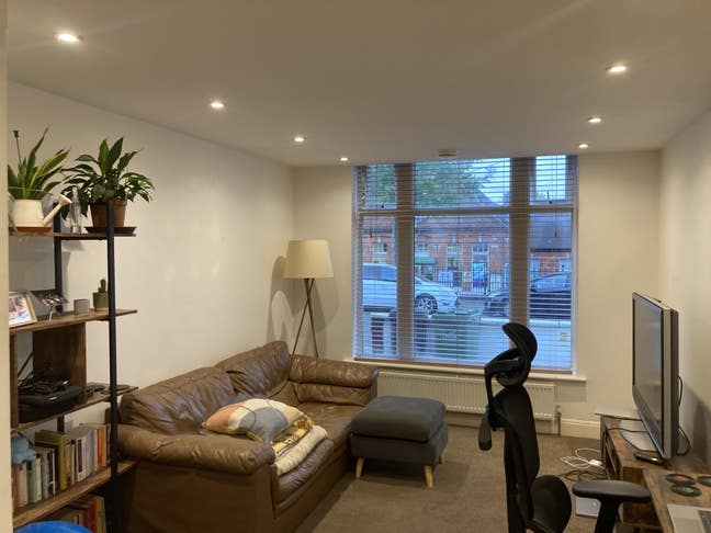 Lovely Double Room in Streatham Common to rent Main Photo