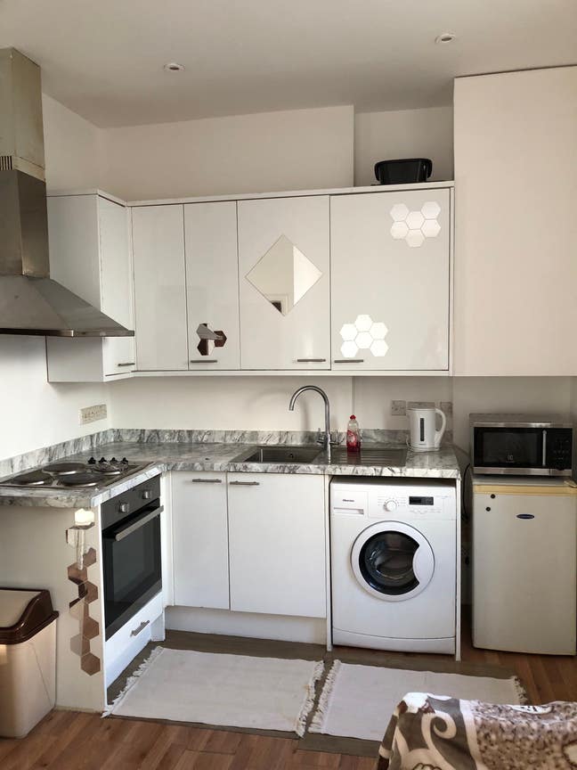 *Lovely Studio in Kilburn High Road  Main Photo