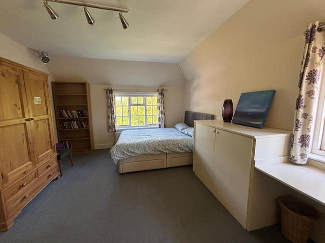 Double room near station in beautiful area Main Photo