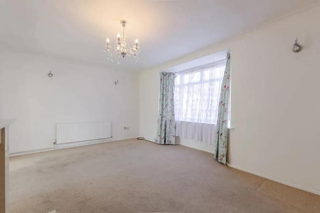 All Bills Paid and Cleaner Every Fortnight - Home  Main Photo
