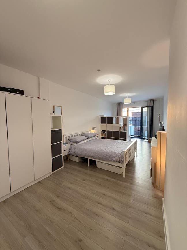 Huge Room, En-Suite, Office Area, 2 Min to Tube🚇 Main Photo