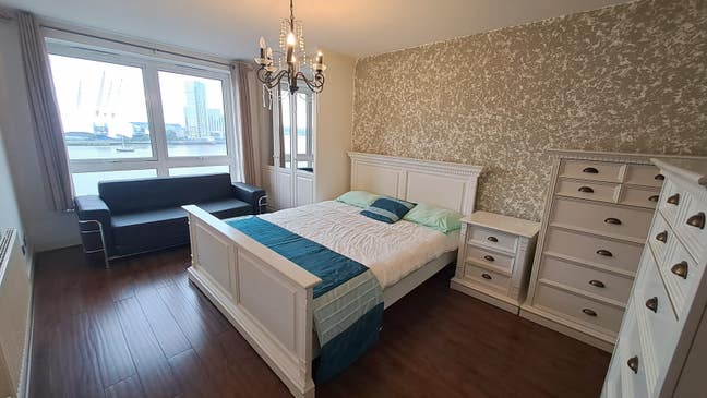 River Views, Bright, Safe, Ensuite, Double Bedroom Main Photo